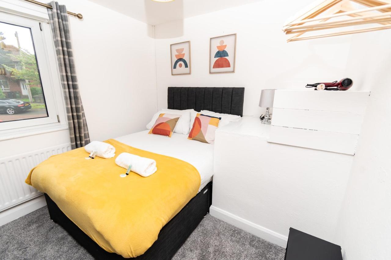 Greenbourne - 4 Bedrooms Sleeps 8 Free Parking Gateshead Exterior photo